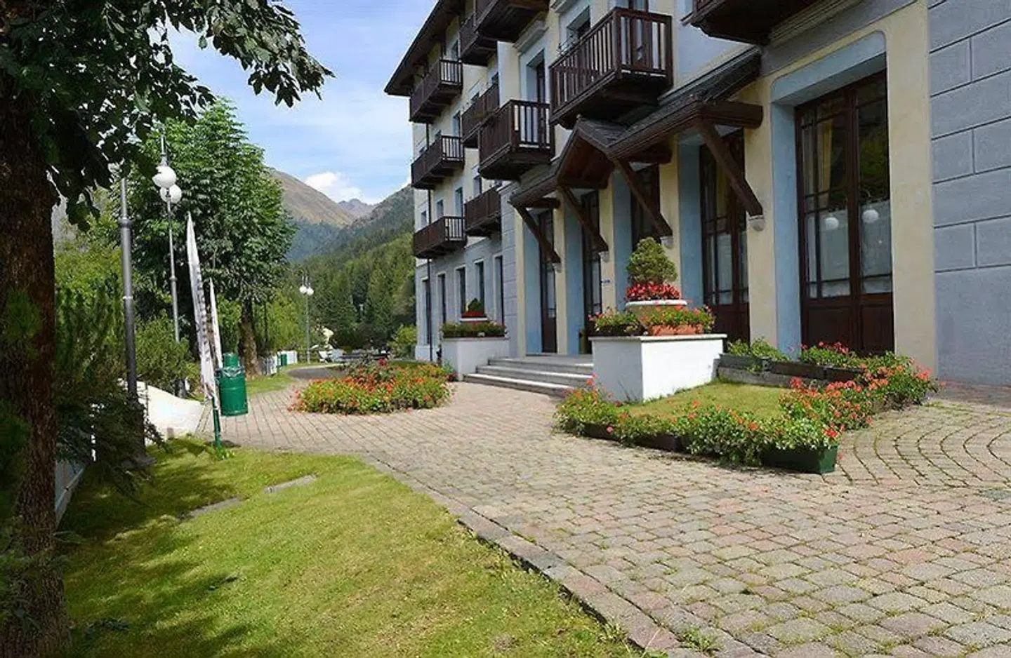 Palace Pontedilegno Resort EXTERIOR