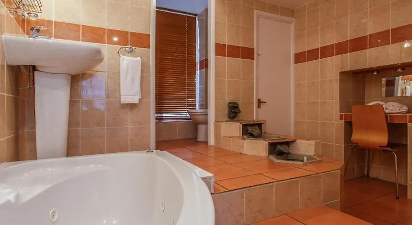 Brighton Surf Guest House BATHROOM