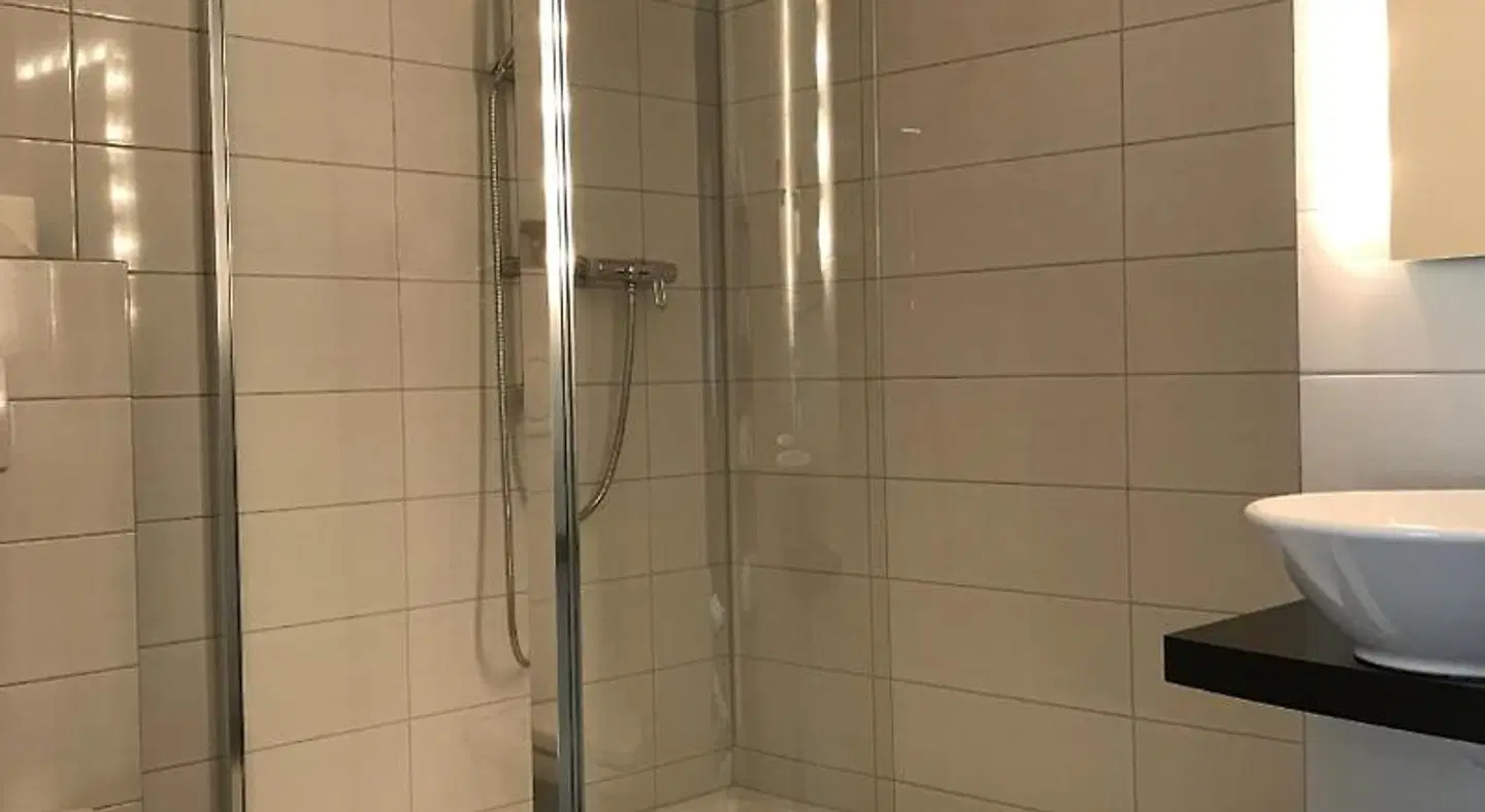 Pilatus BATHROOM