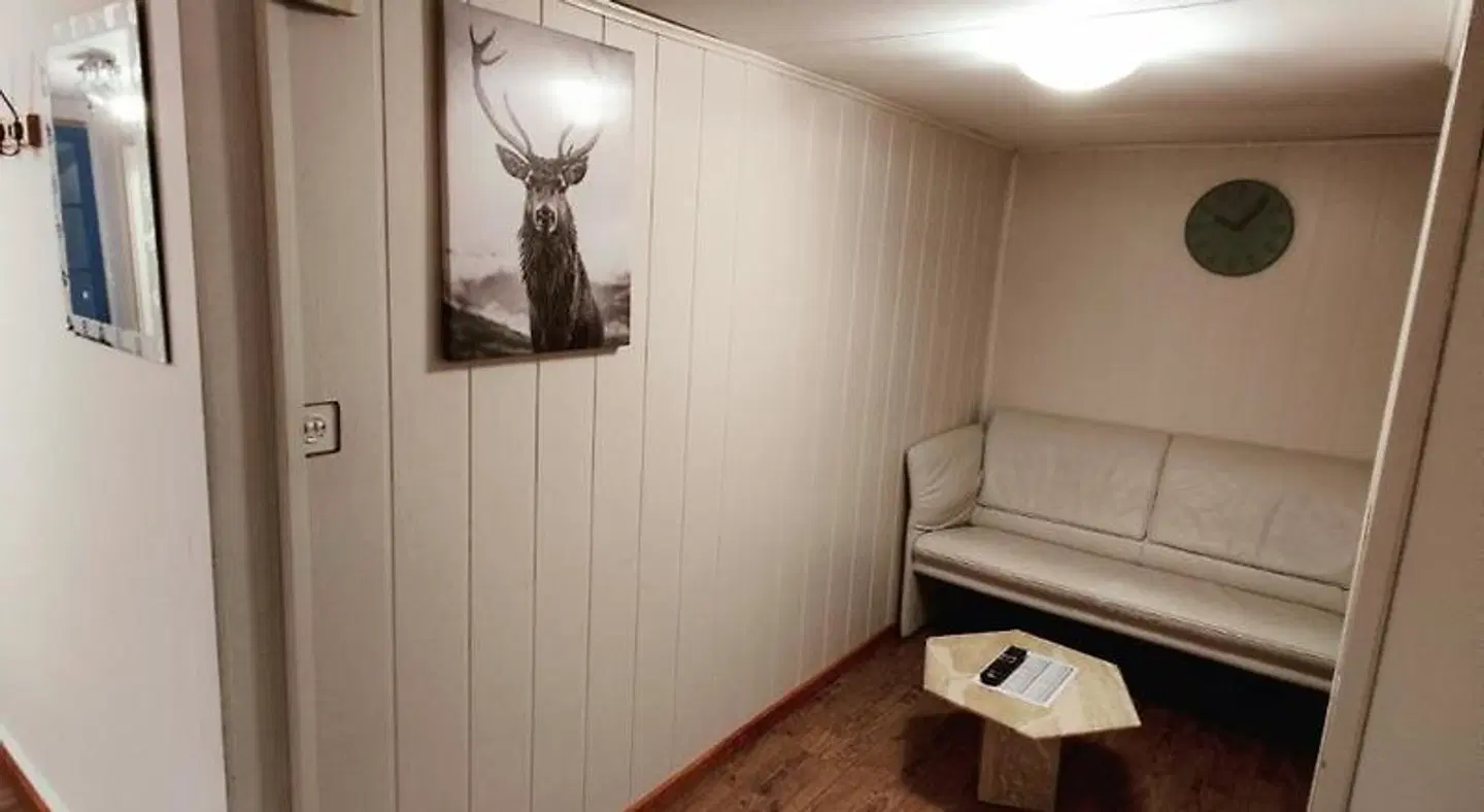 Downtown Apartment ROOM_EXAMPLE