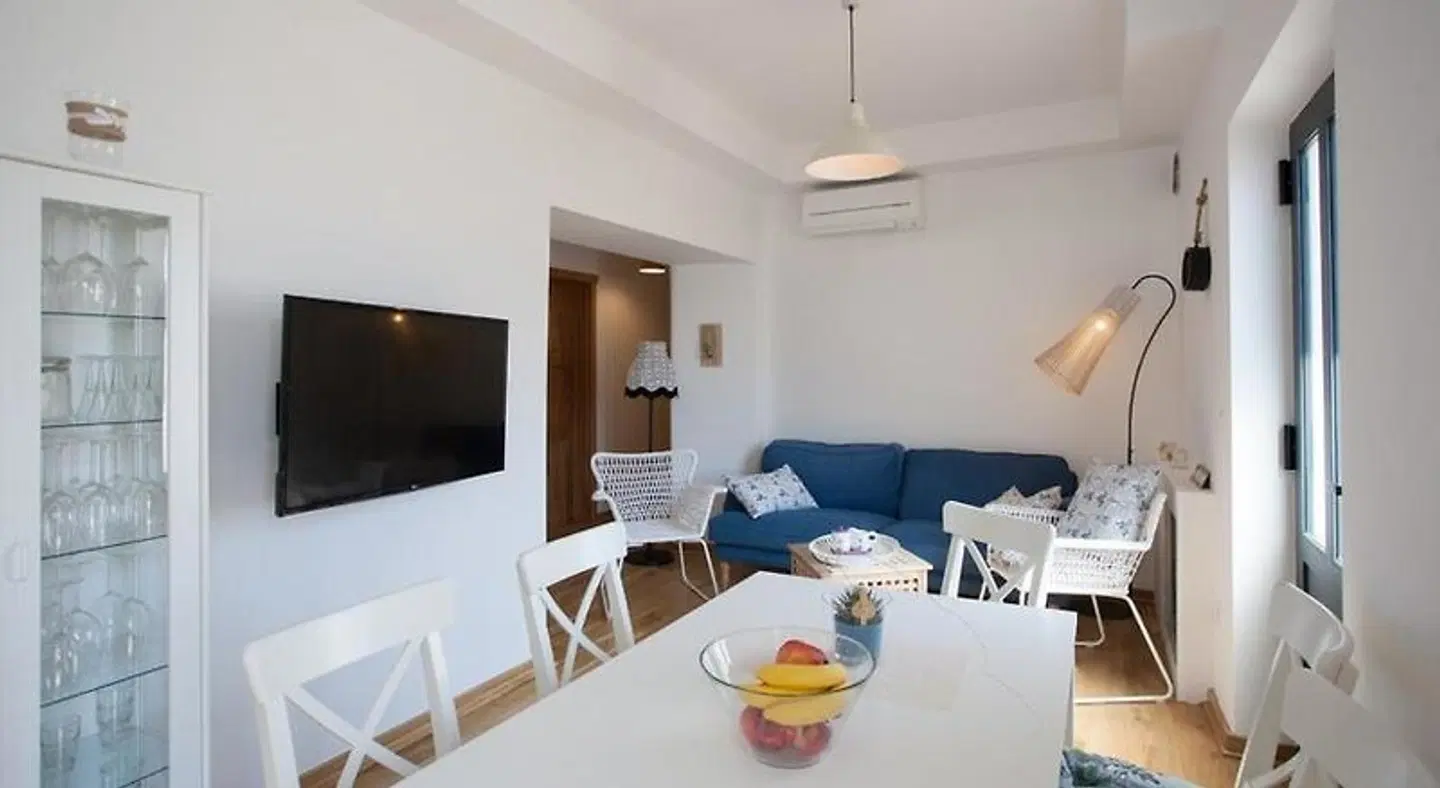 Pool Bella Vista Suites ROOM_EXAMPLE