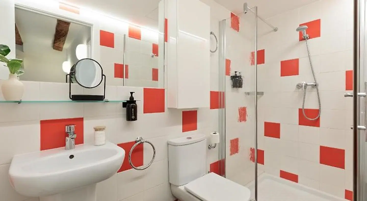 Weflating MACBA BATHROOM