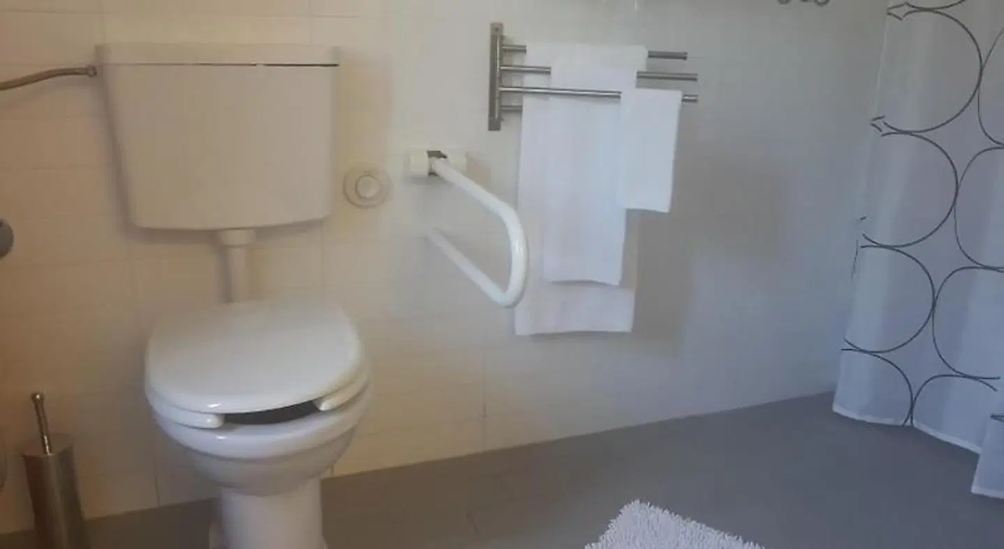 Miramare BATHROOM