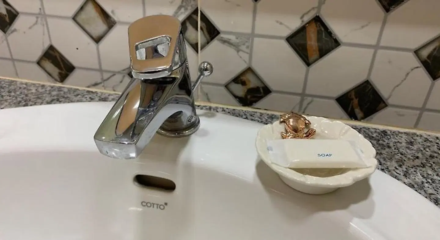 A.A. Pattaya Golden Beach Hotel BATHROOM