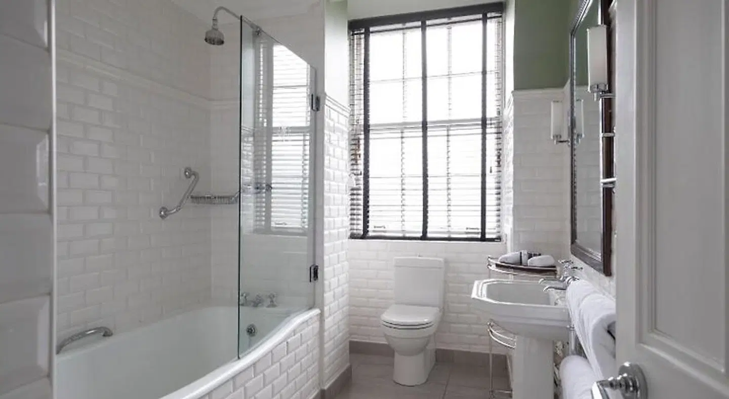 The Gleneagles Hotel BATHROOM