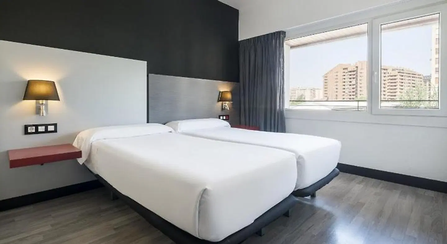 Hotel ILUNION Romareda ROOM_EXAMPLE