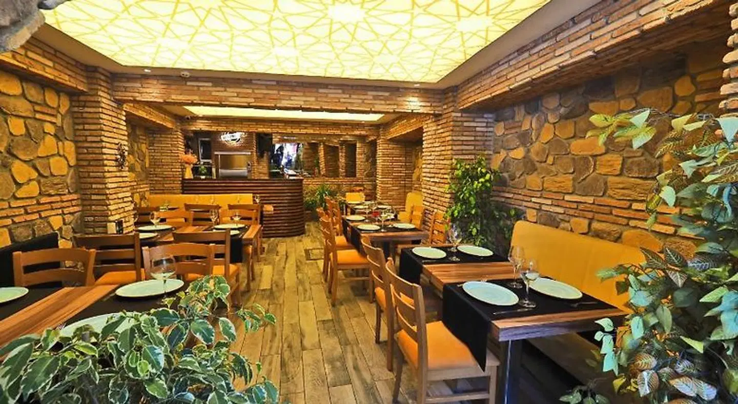 The Sunrise Hotel RESTAURANT
