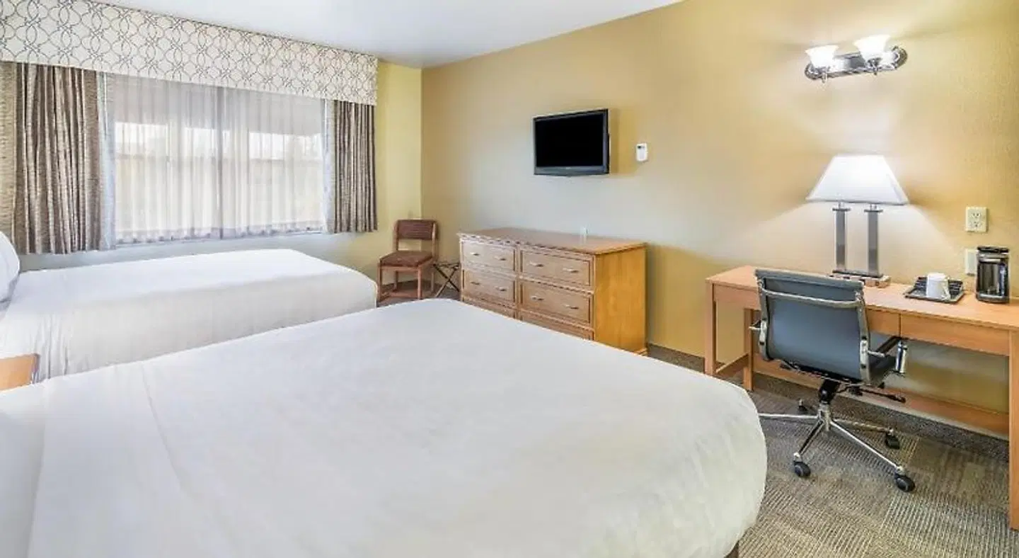 Clarion Hotel & Suites Fairbanks near Ft. Wainwright ROOM_EXAMPLE