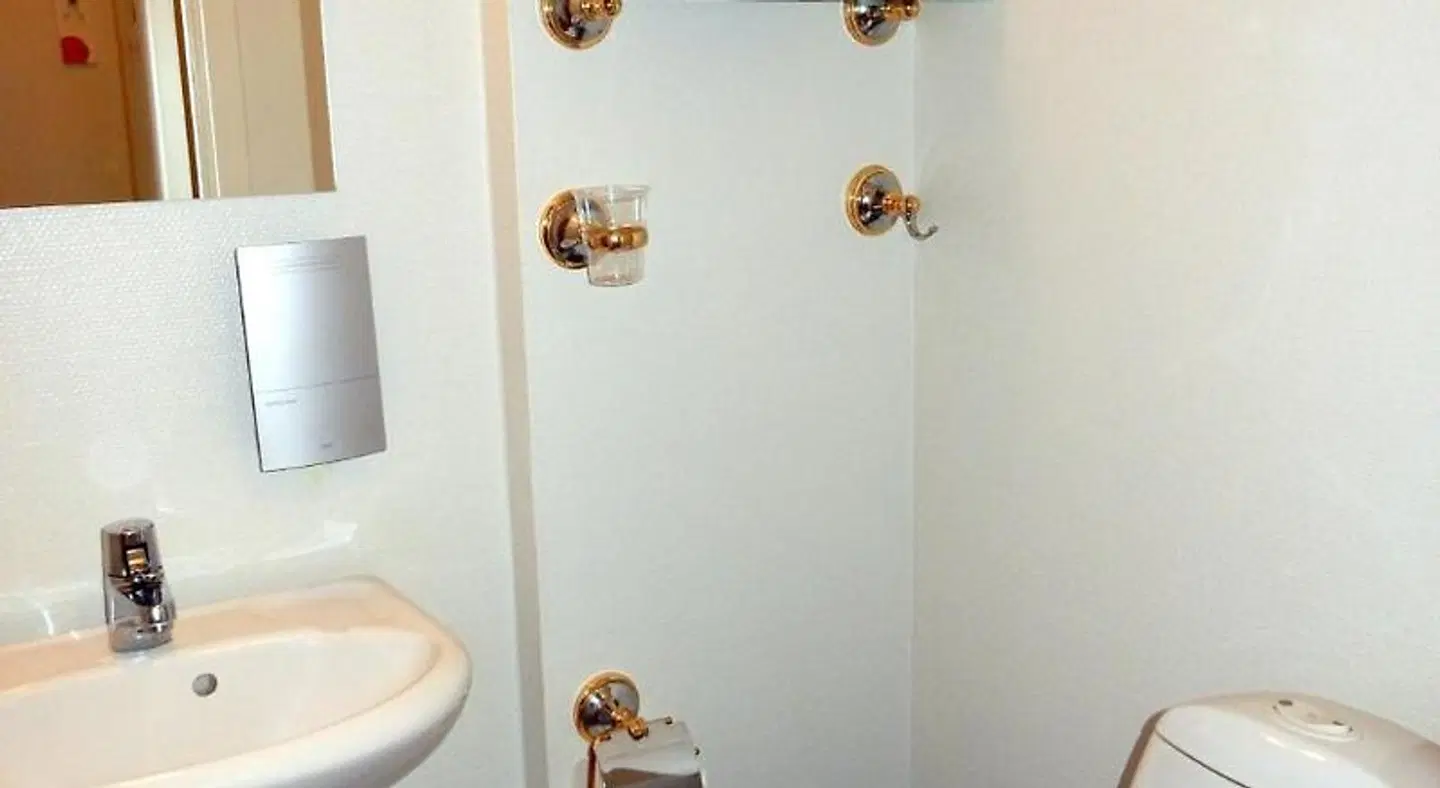 Grand Hotell Bollnäs BATHROOM