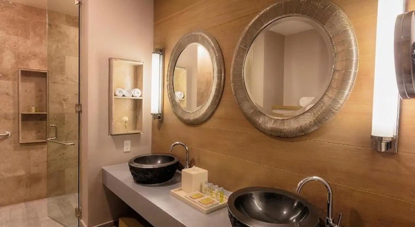 The Yucatan Playa del Carmen All-Inclusive Resort, Tapestry by Hilton BATHROOM