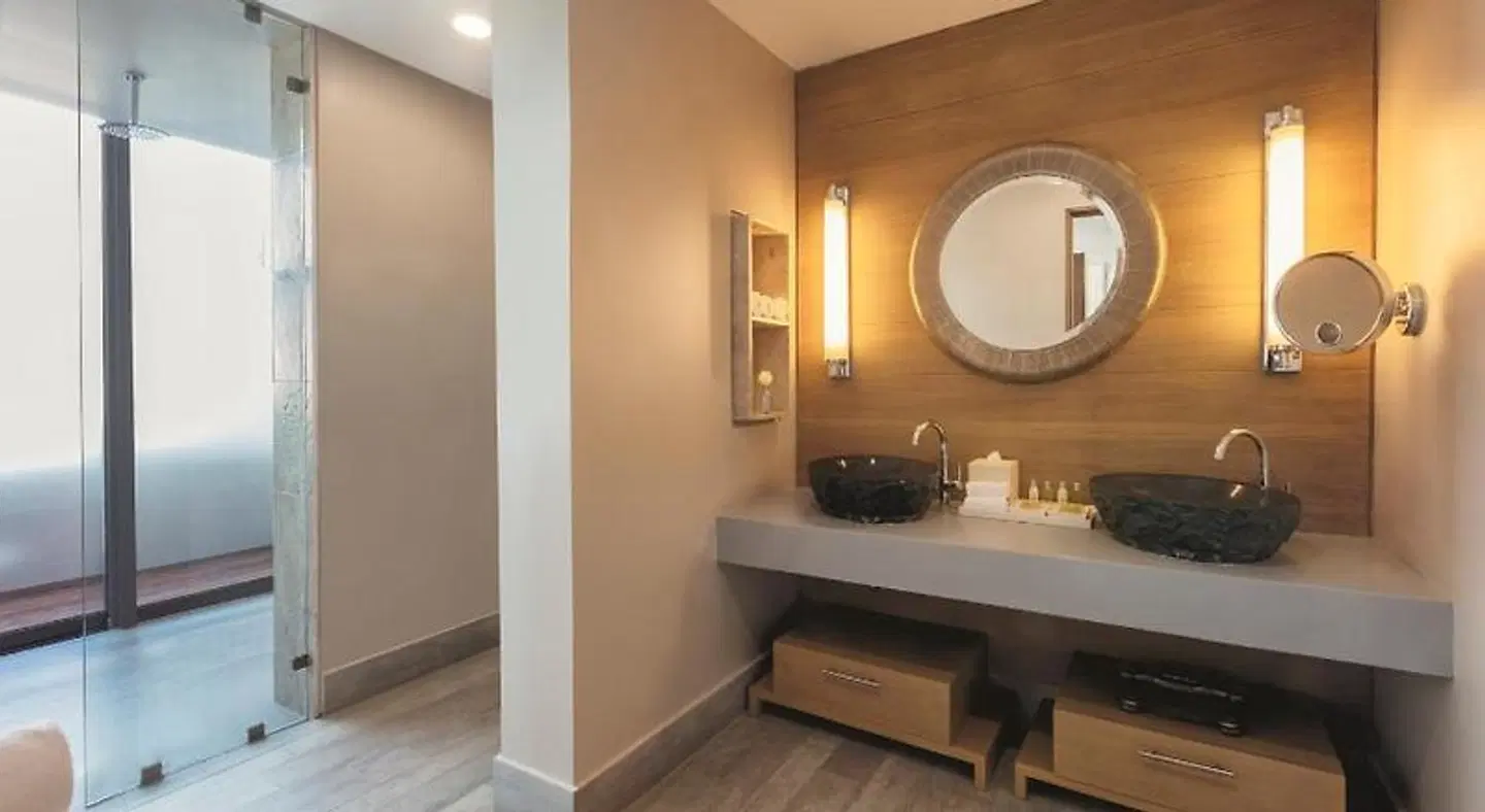 The Yucatan Playa del Carmen All-Inclusive Resort, Tapestry by Hilton BATHROOM