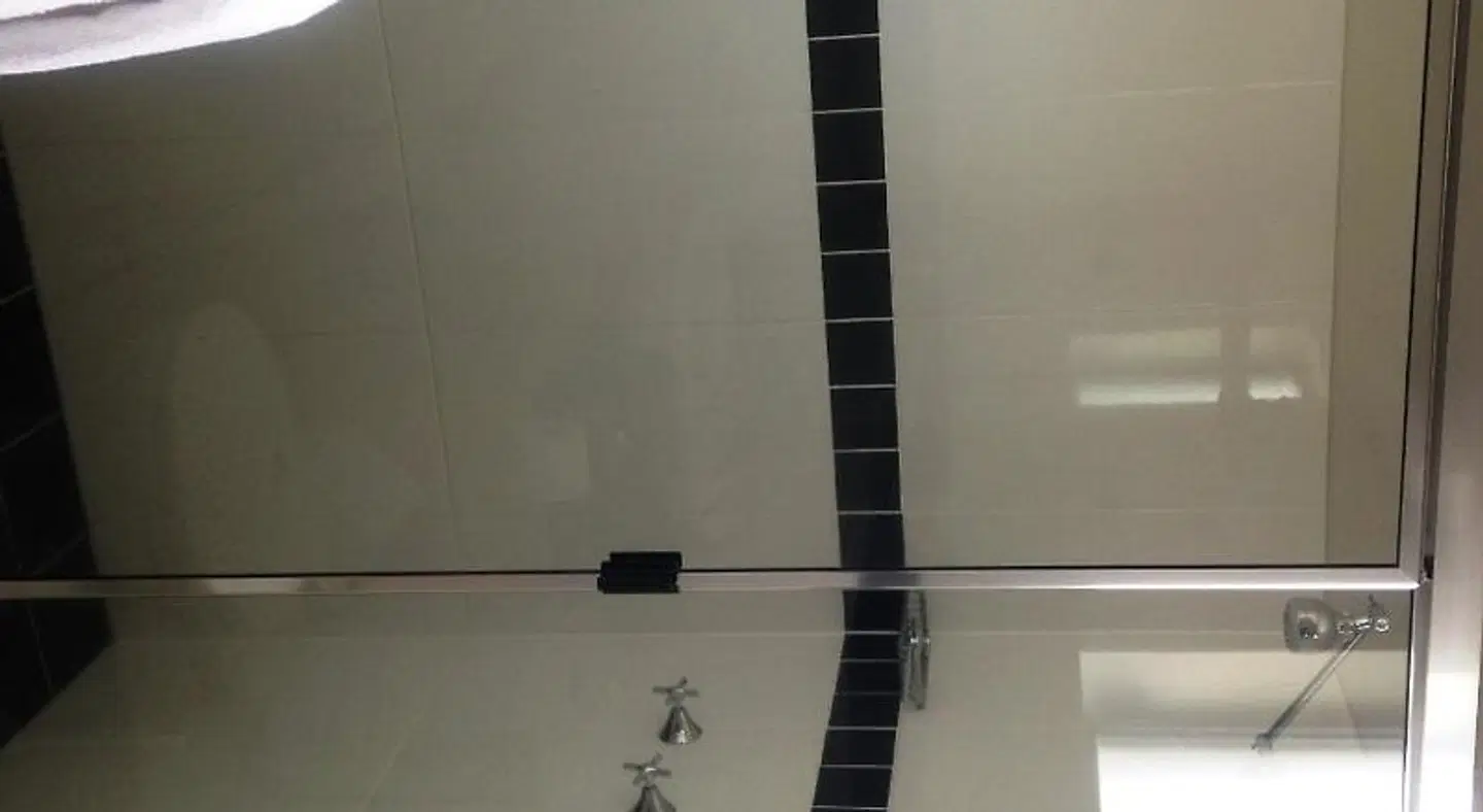 Alara Motor Inn BATHROOM