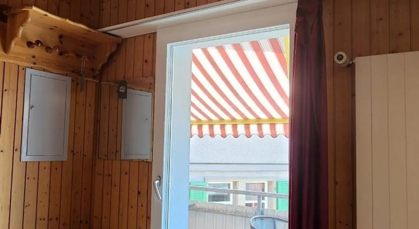Tell BATHROOM