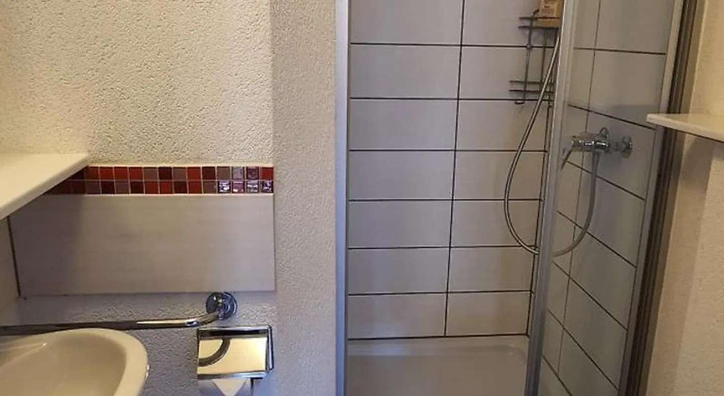 Tell BATHROOM