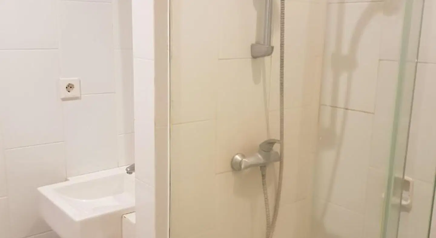 N3 Hotel BATHROOM