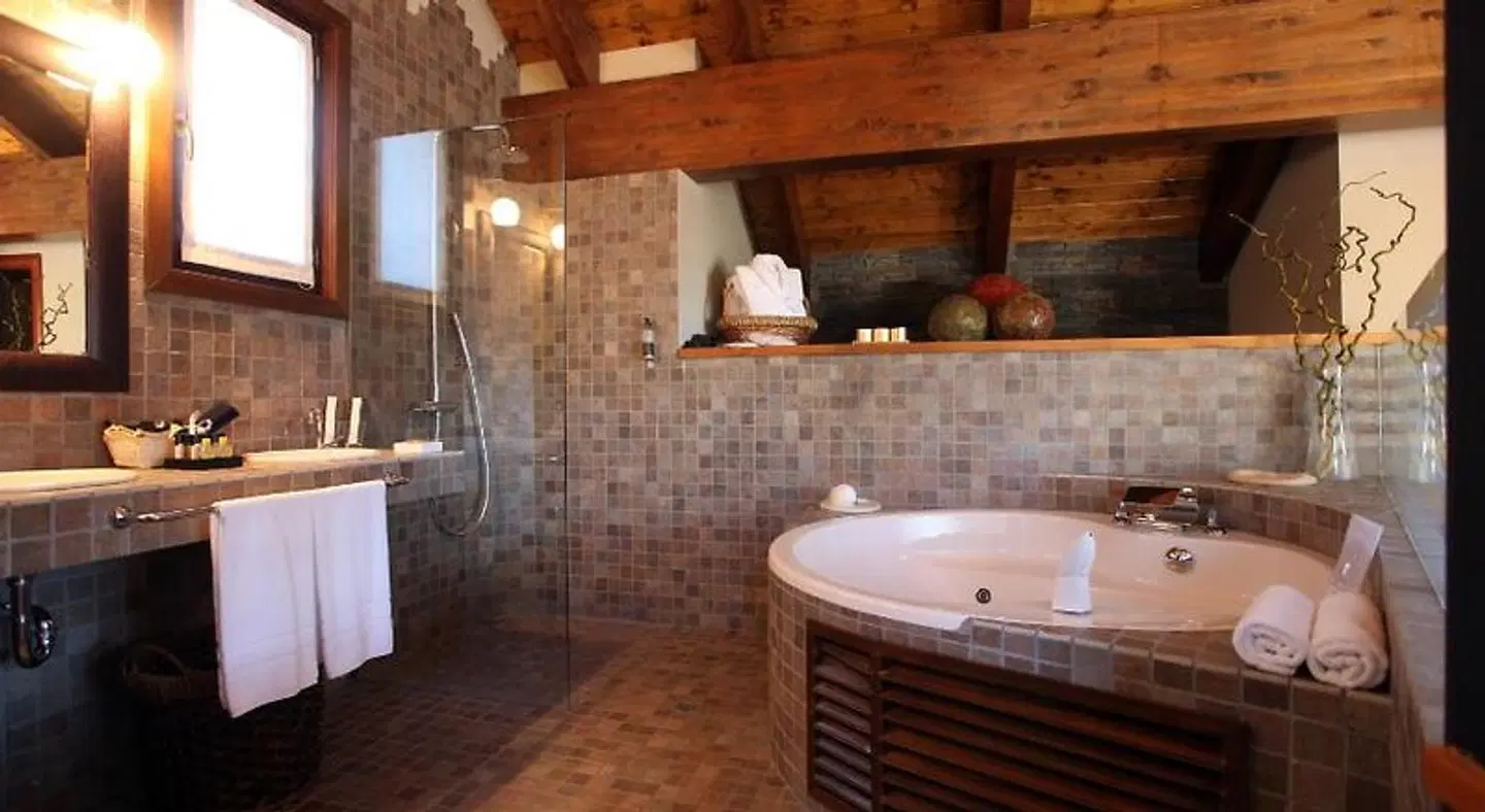 Hotel El Privilegio de Tena BATHROOM