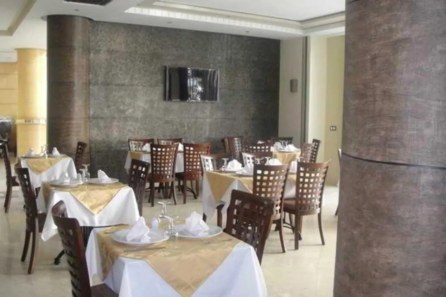 La Capitale RESTAURANT
