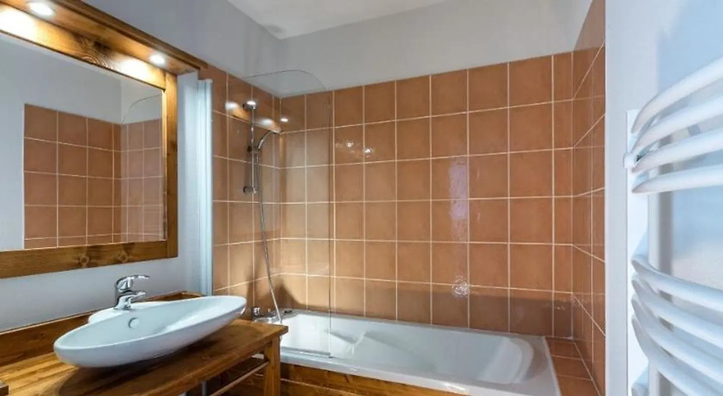 Les Balcons du Viso BATHROOM