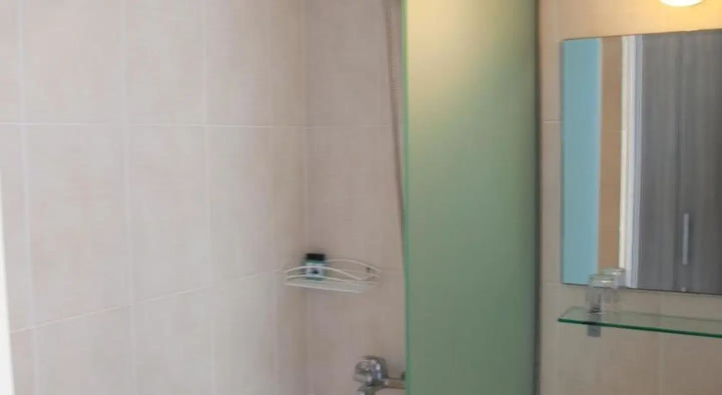 Hotel Milos BATHROOM