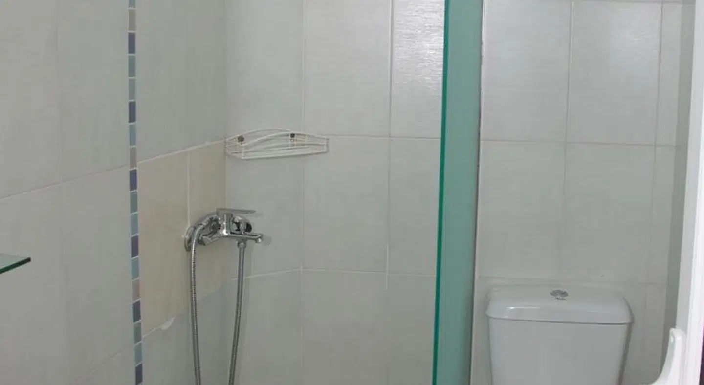 Hotel Milos BATHROOM