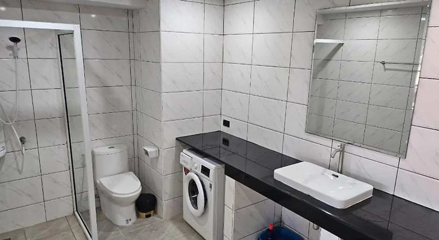 Villa Germania BATHROOM