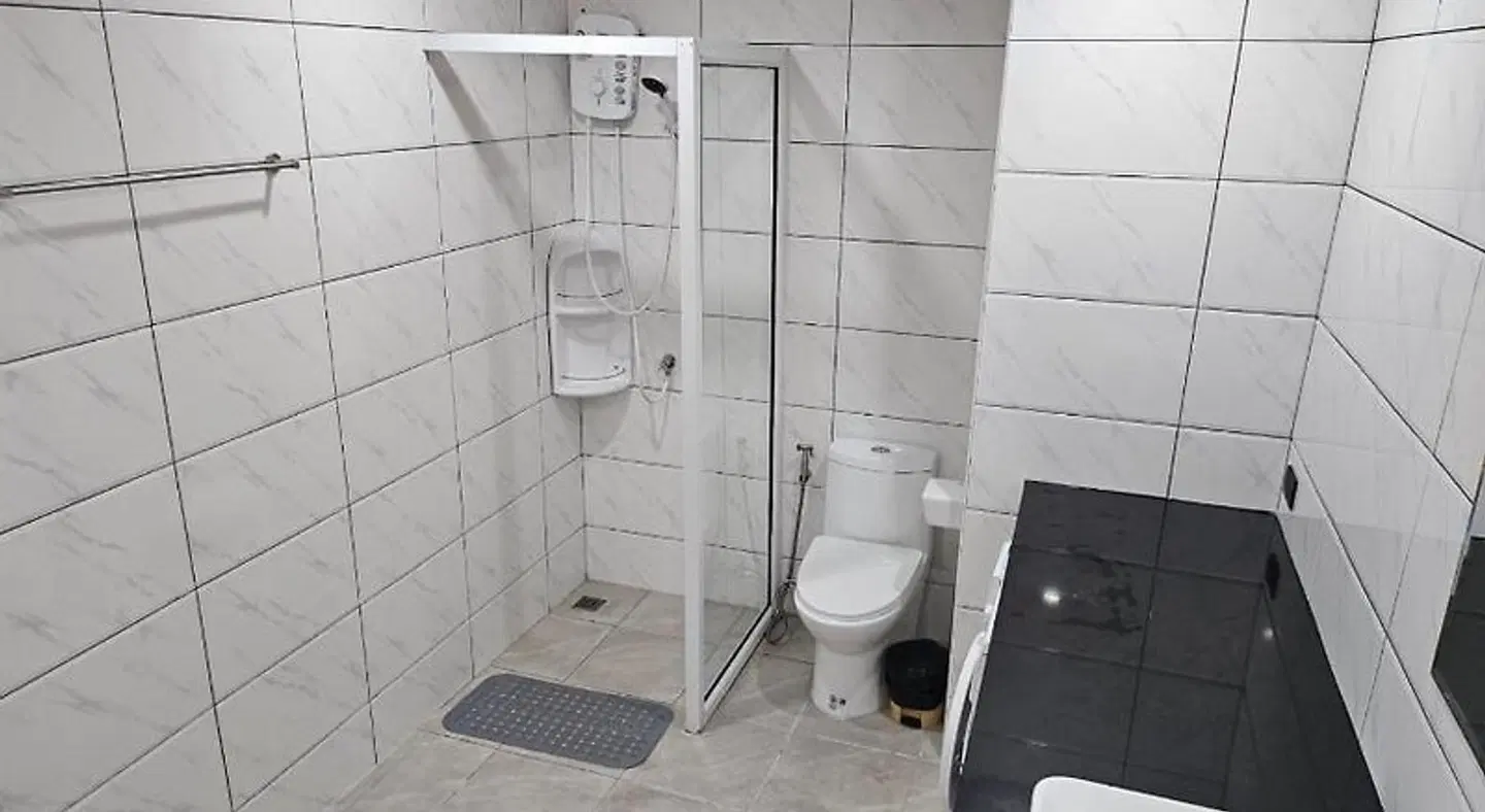 Villa Germania BATHROOM