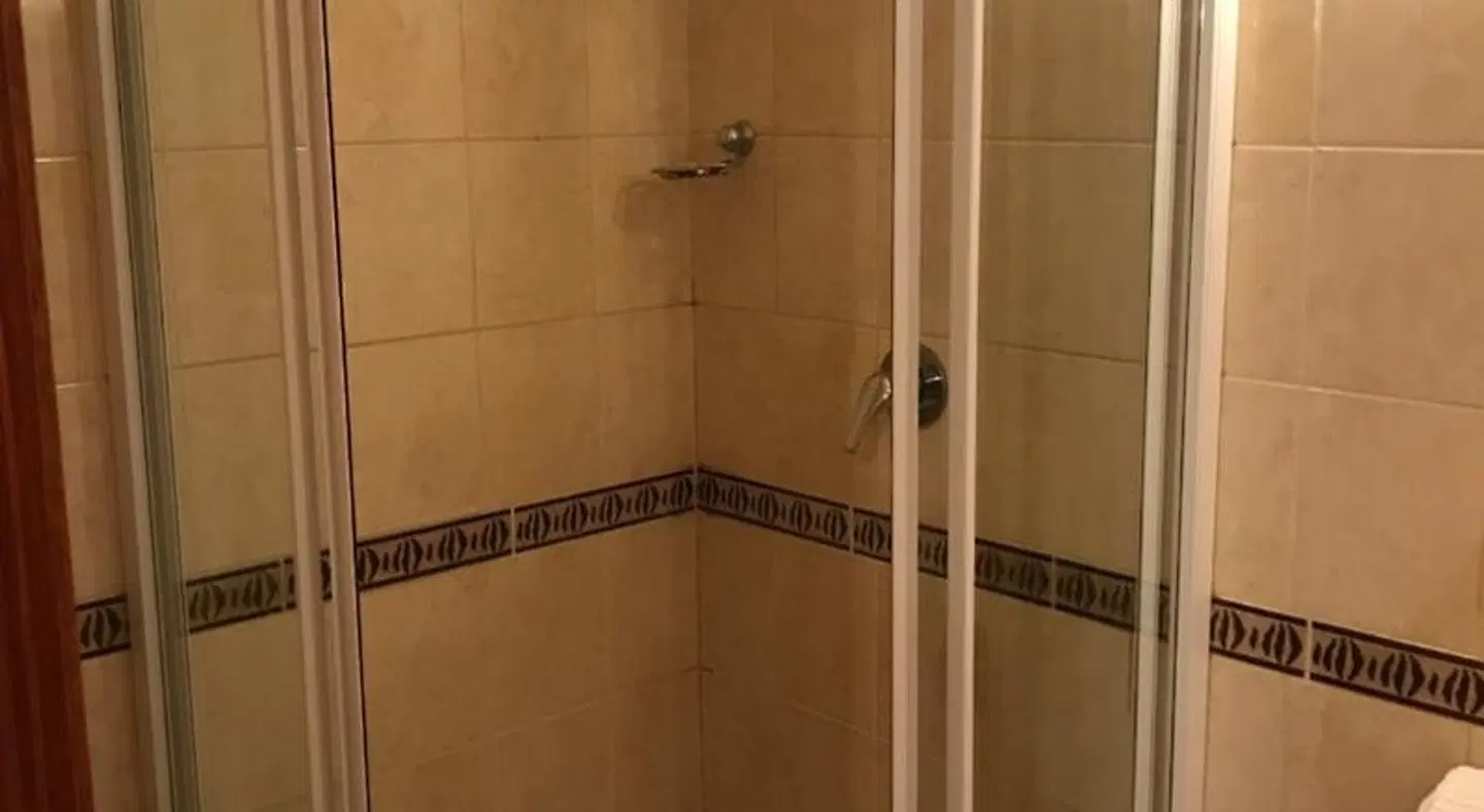 Foundry Guest Lodge BATHROOM
