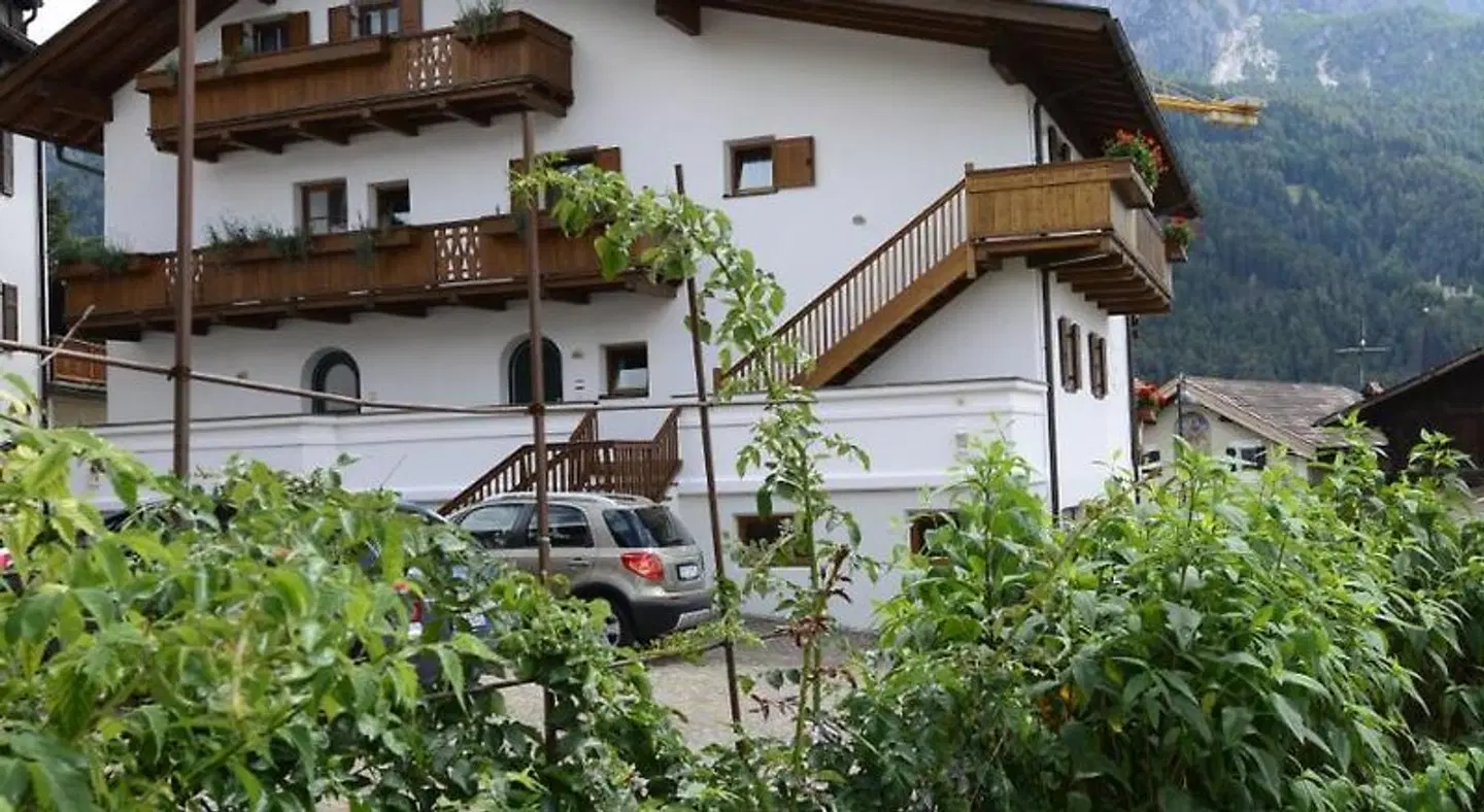 Residence Kampidell EXTERIOR