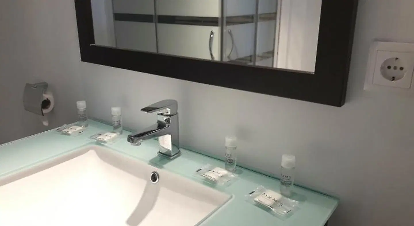 Apartamentos Sol de Mayo BATHROOM