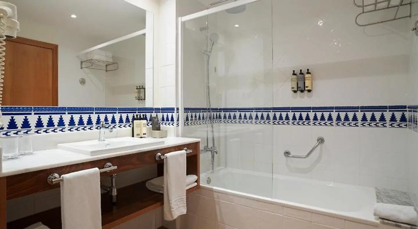 H10 Mediterranean Village BATHROOM