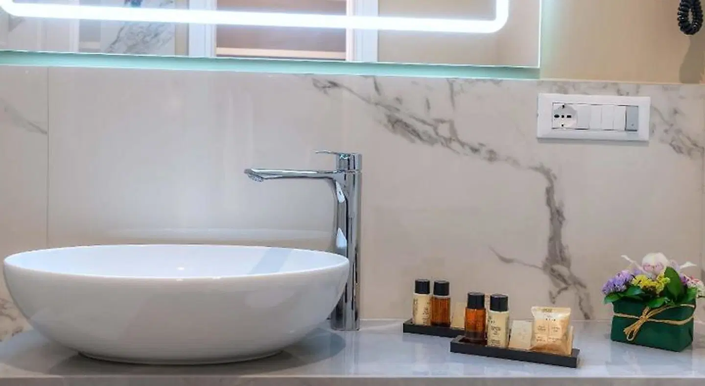 The Boutique Hotel BATHROOM