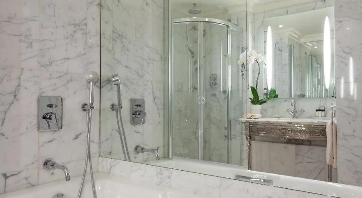 Hotel Balzac BATHROOM