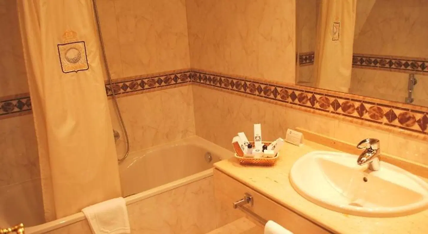 Golf Campoamor BATHROOM