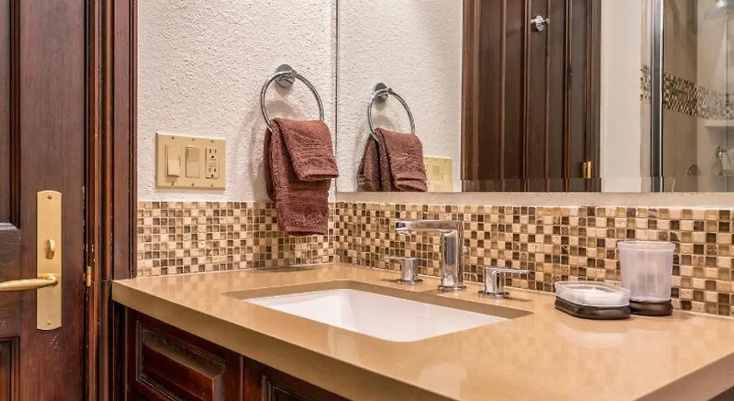 Creekside at Beaver Creek BATHROOM