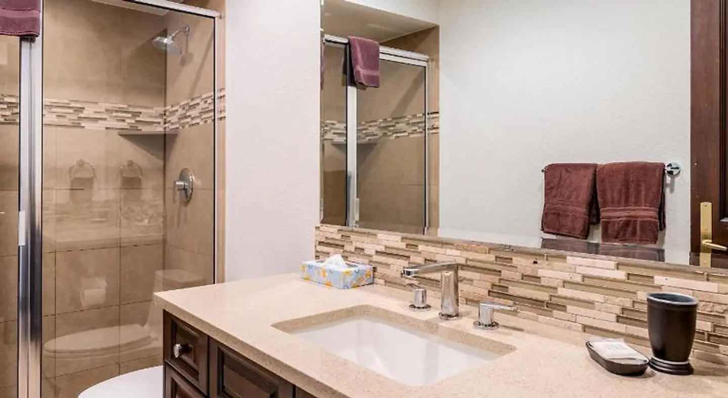 Creekside at Beaver Creek BATHROOM