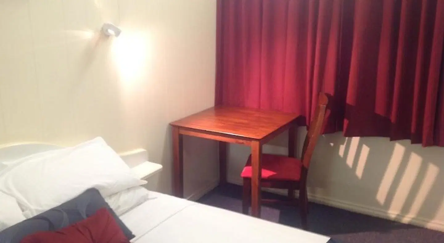 Parkside Motel & Licensed Restaurant ROOM_EXAMPLE
