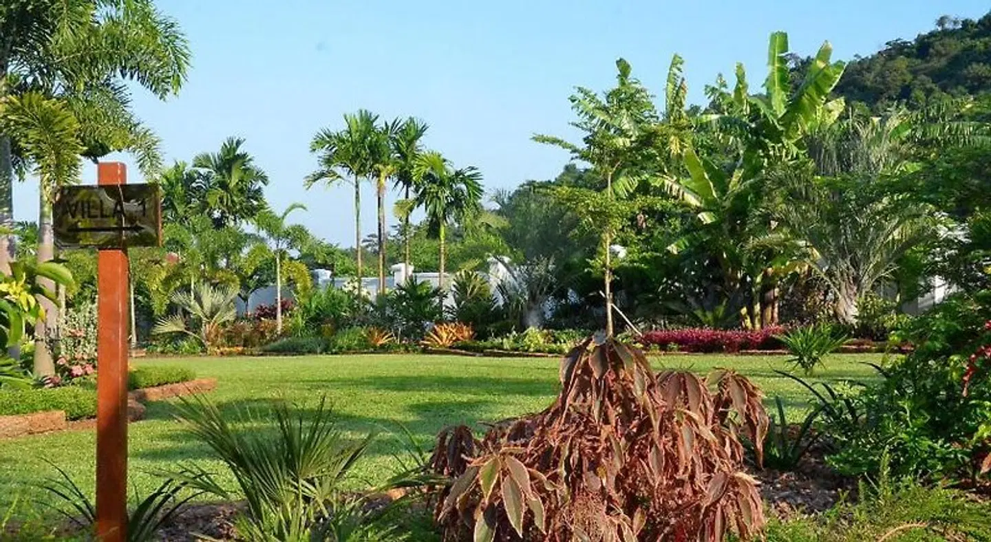 Cominsia Lodge LANDSCAPE