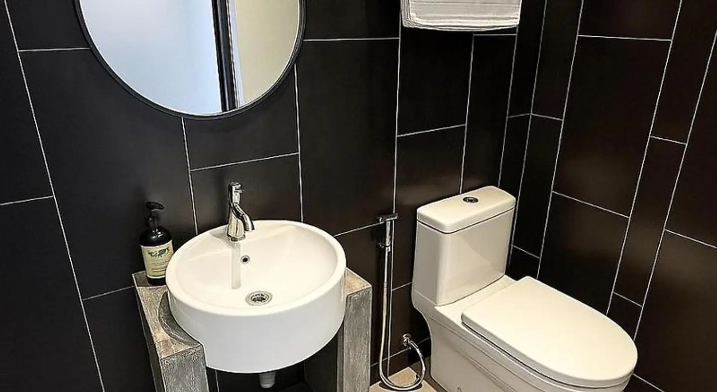 1915 Kuala Lumpur BATHROOM