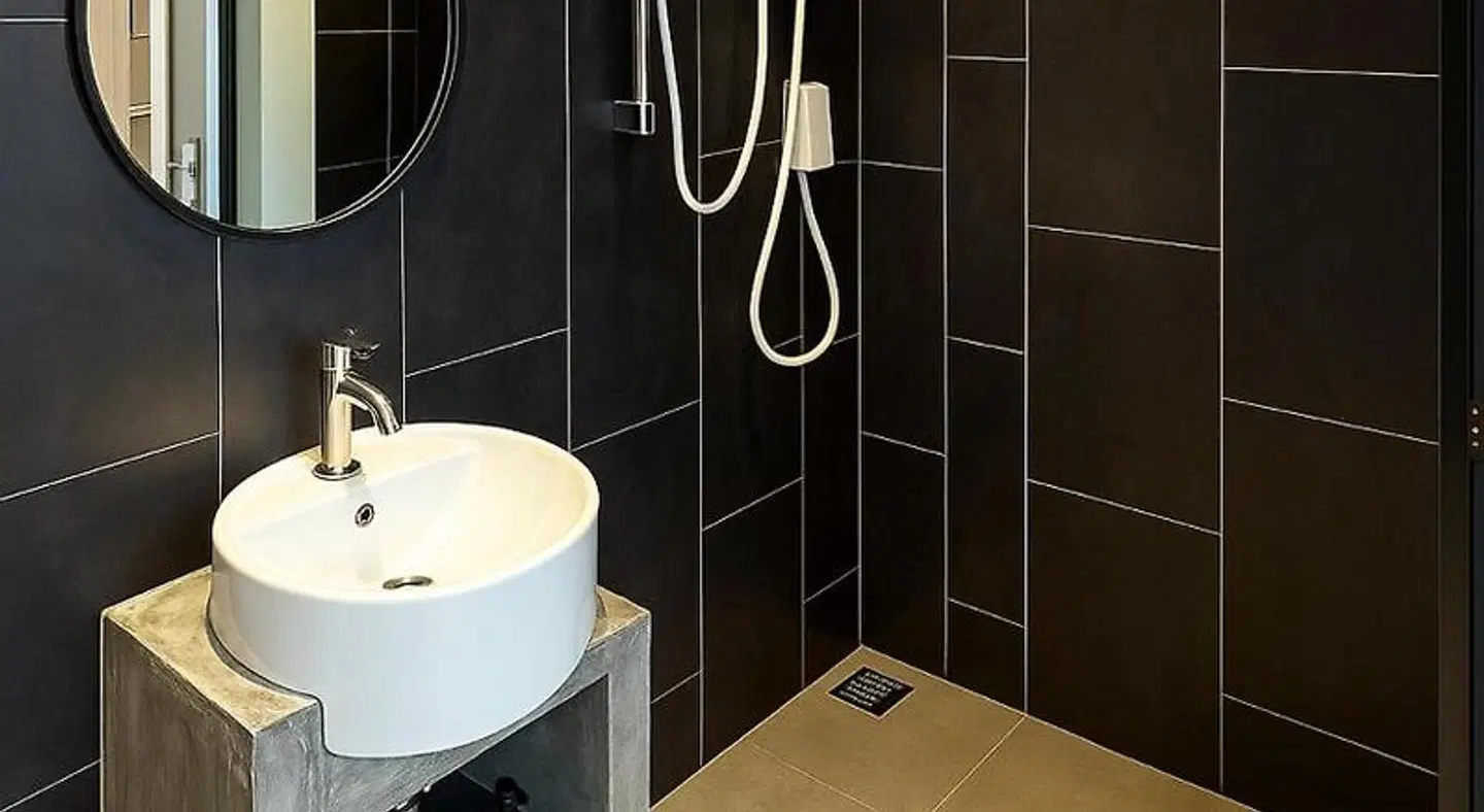 1915 Kuala Lumpur BATHROOM