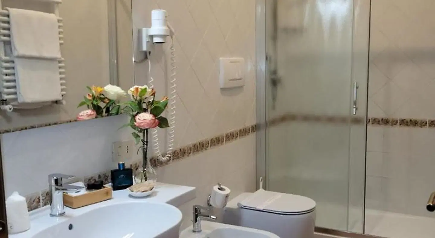 Squarciarelli BATHROOM