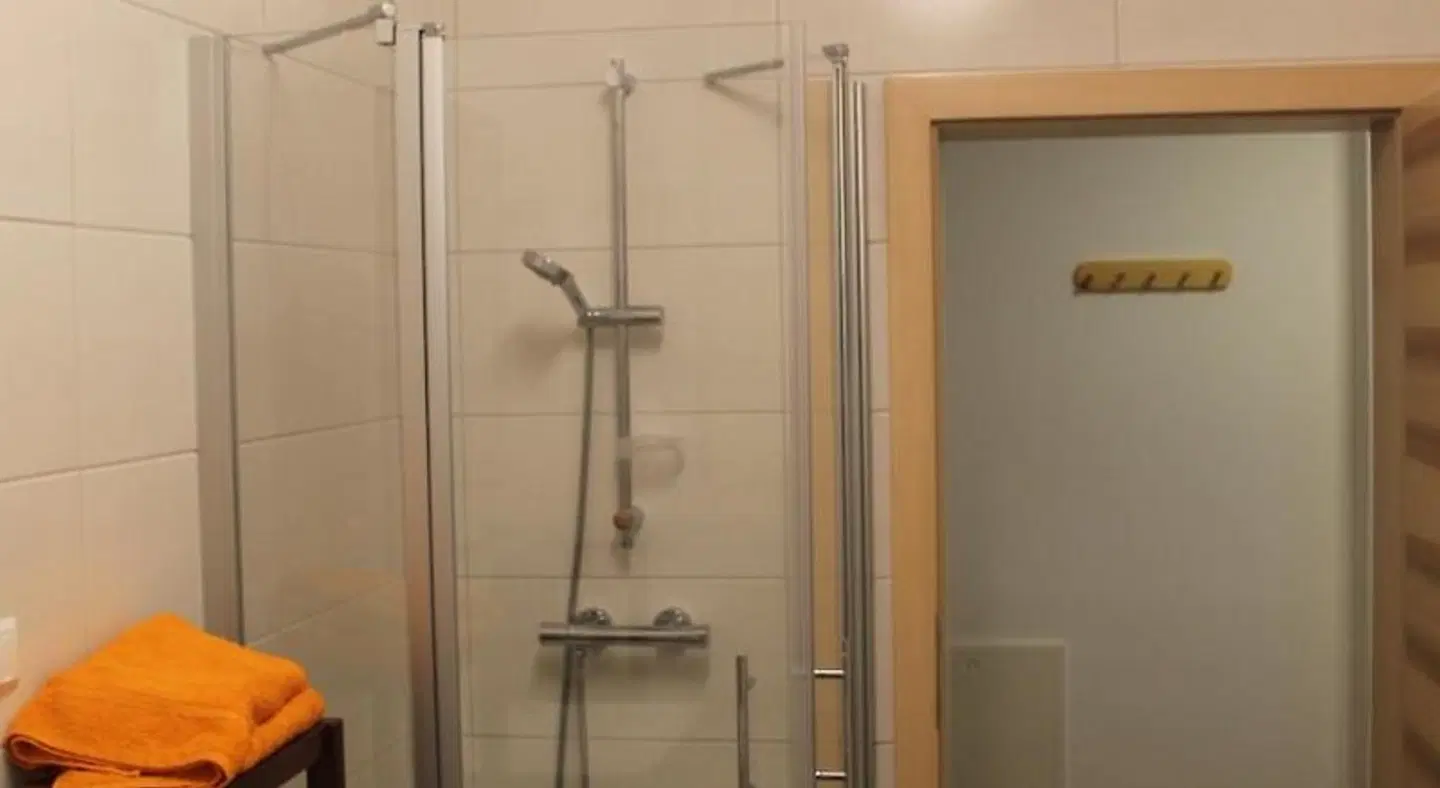 Gasthof - Pension Waldhof BATHROOM