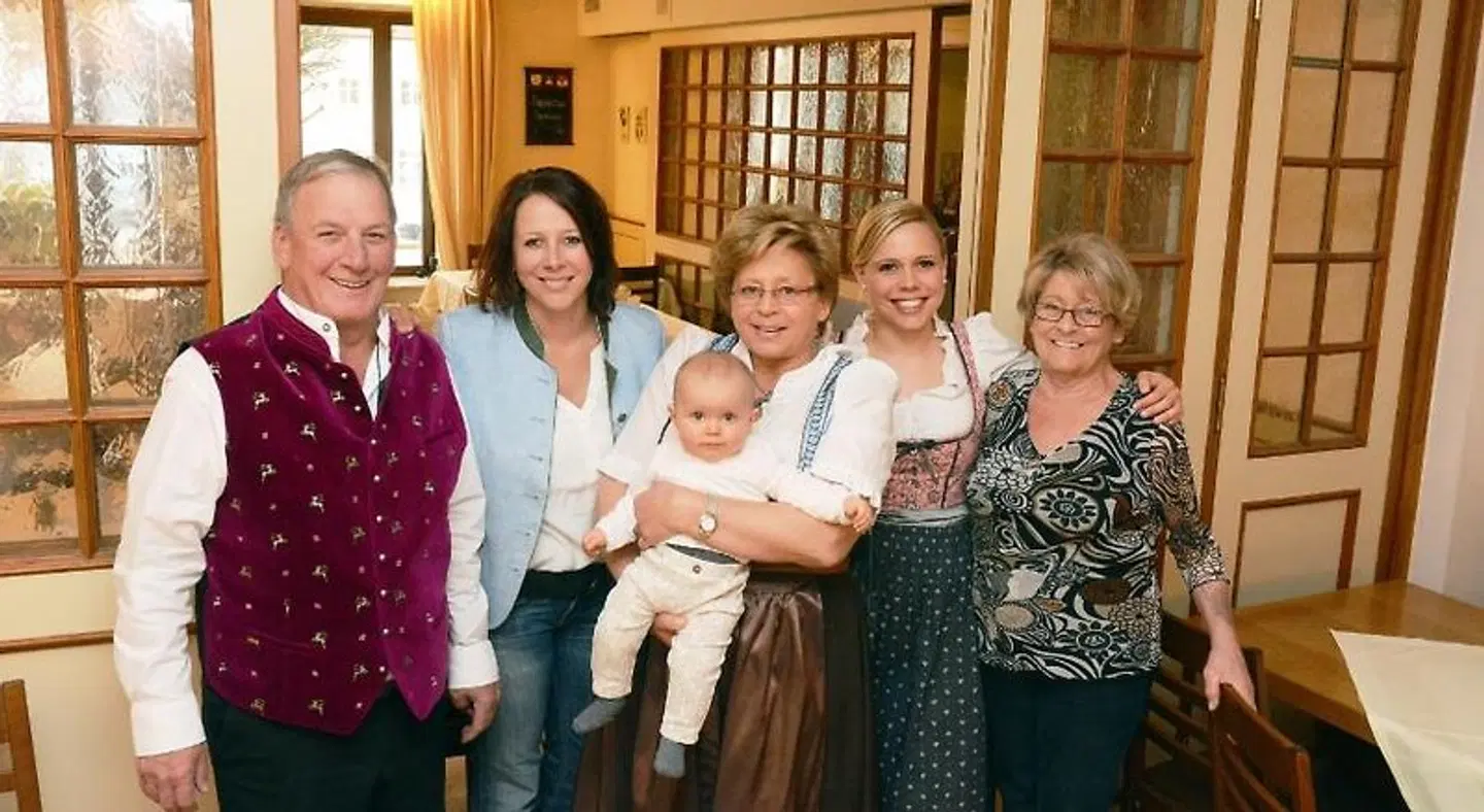 Gasthaus Schwan PEOPLE