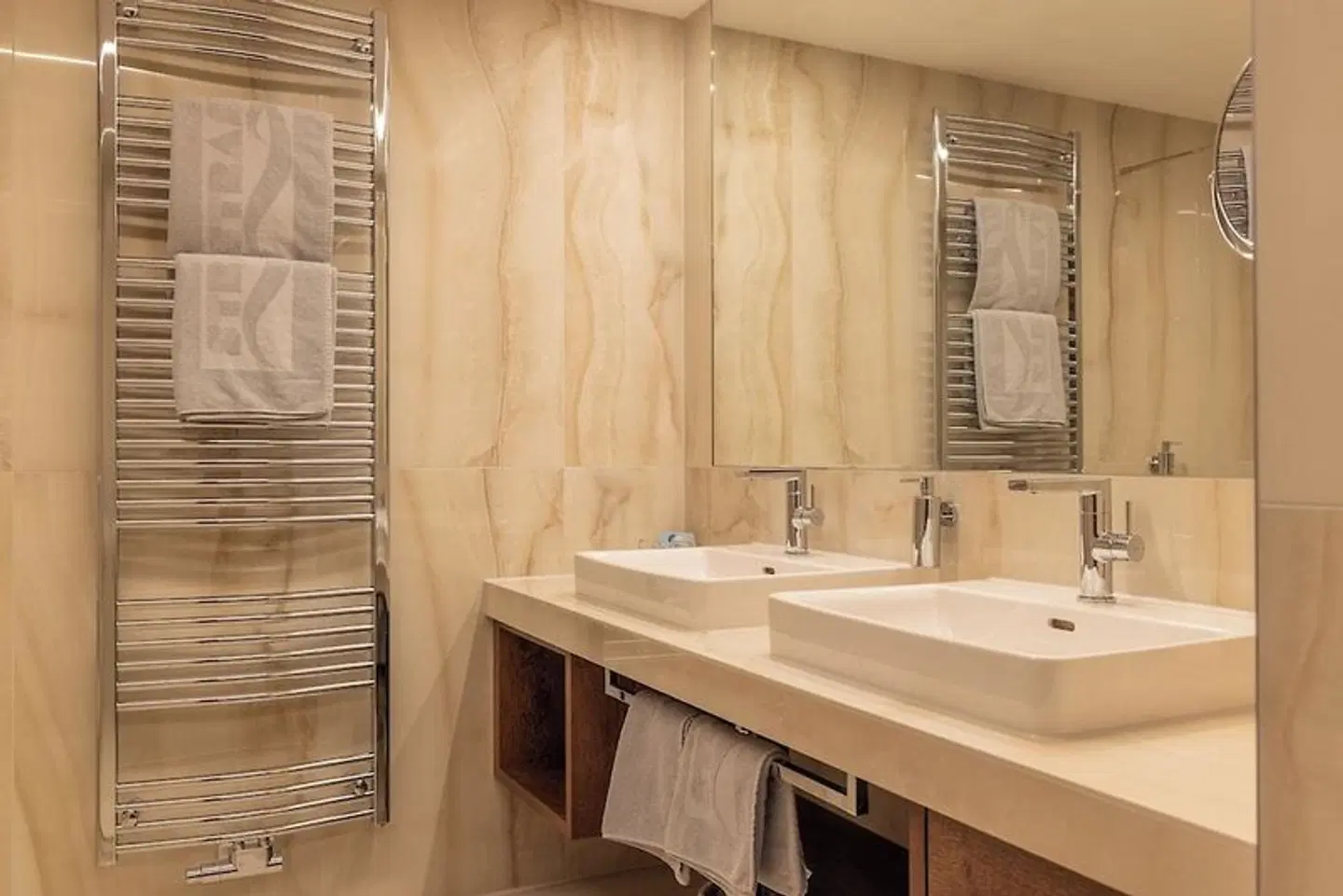 Sport & Spa Hotel Strass BATHROOM