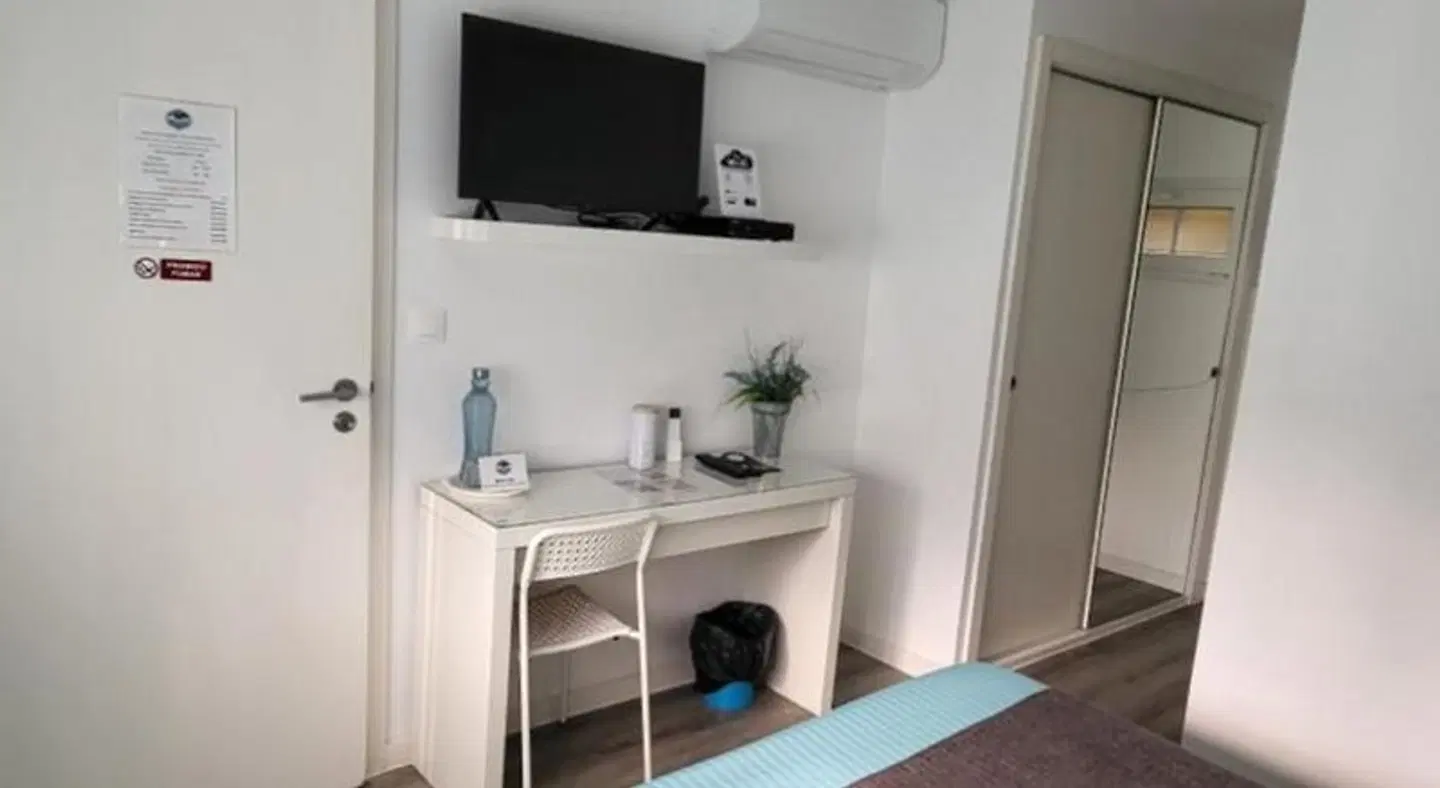 Joe & Vera's Vintage Place ROOM_EXAMPLE