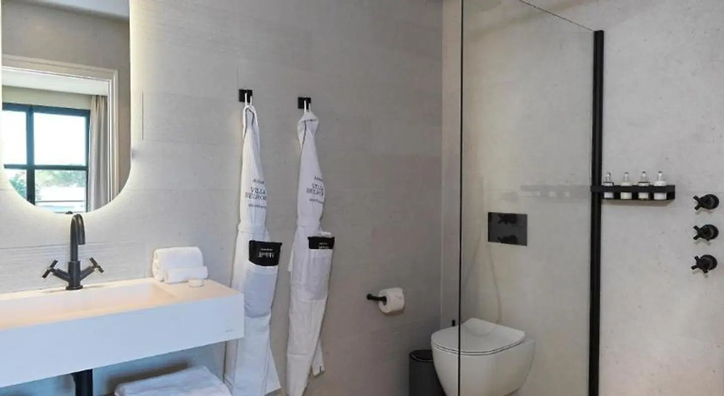 Villa Belrose BATHROOM