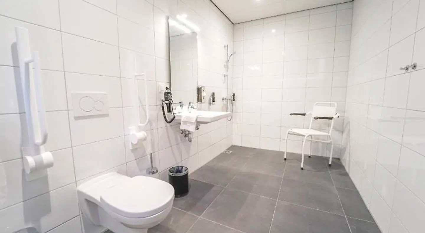 The Fallon Hotel Alkmaar BATHROOM