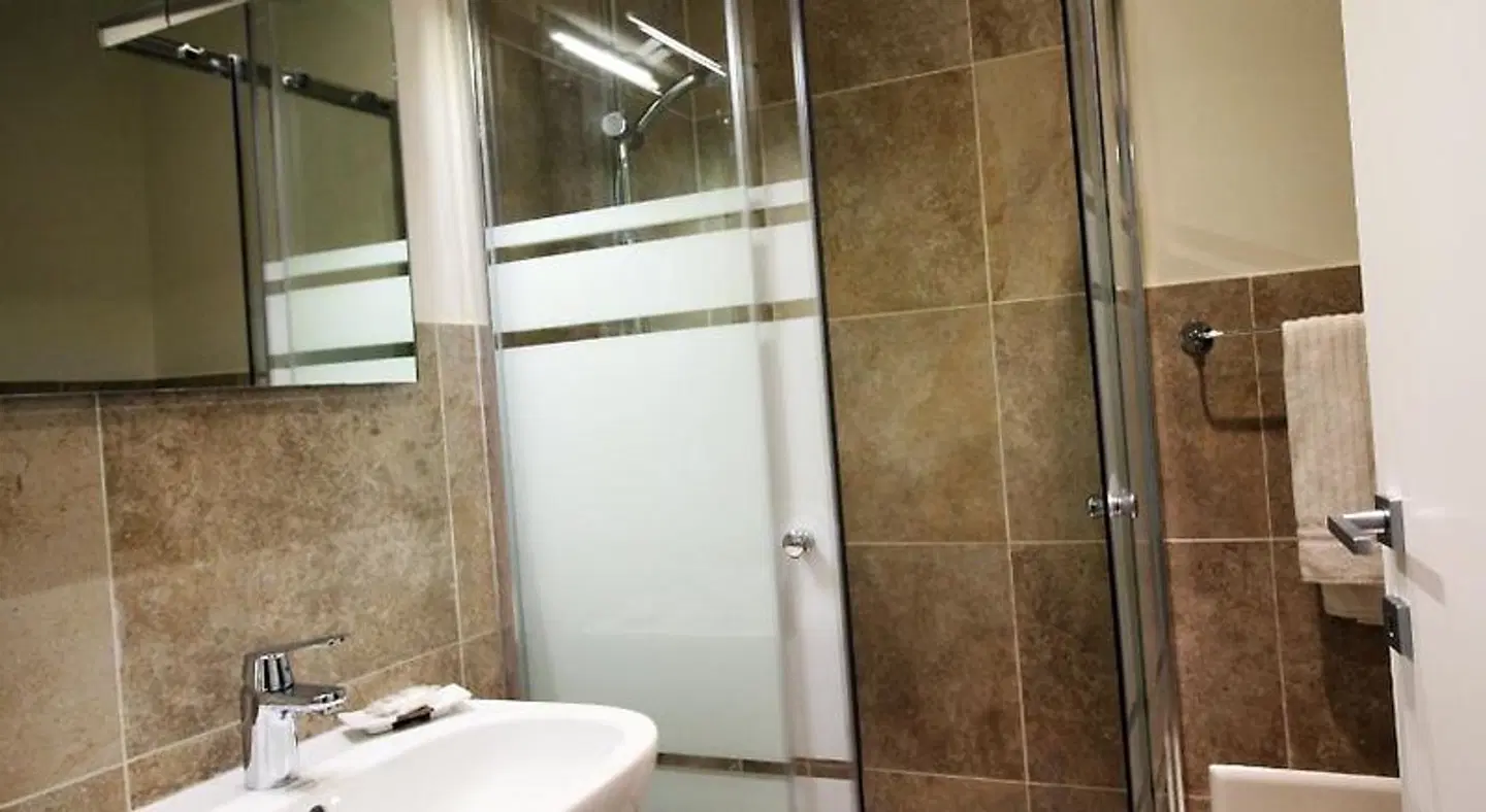 B&B Verona's Inn BATHROOM