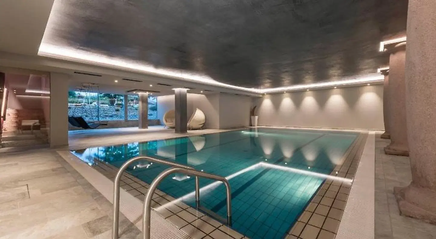 Hotel Madonna INDOOR_POOL