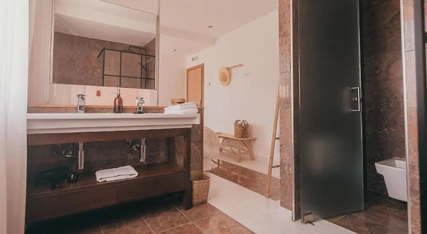 Joy Beach House BATHROOM