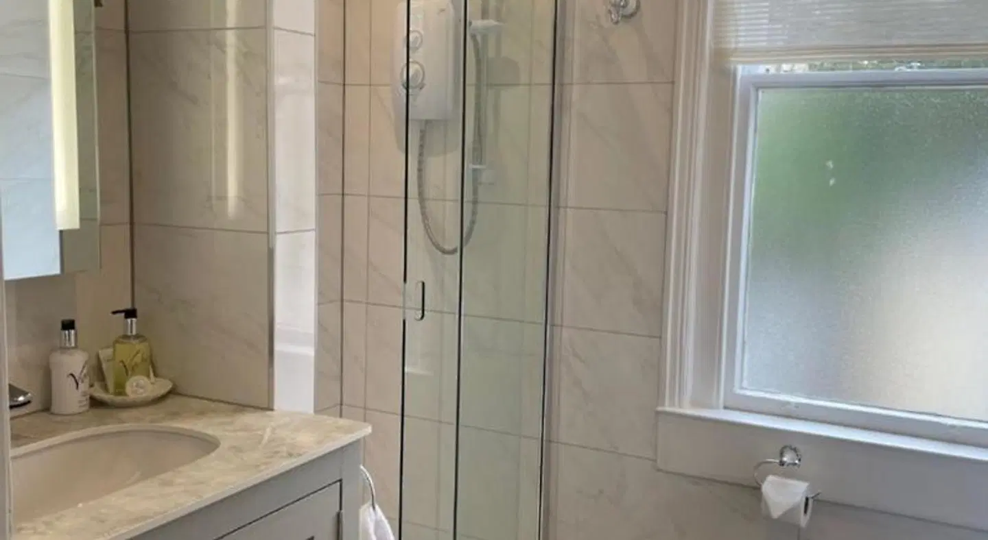 Pulteney House BATHROOM